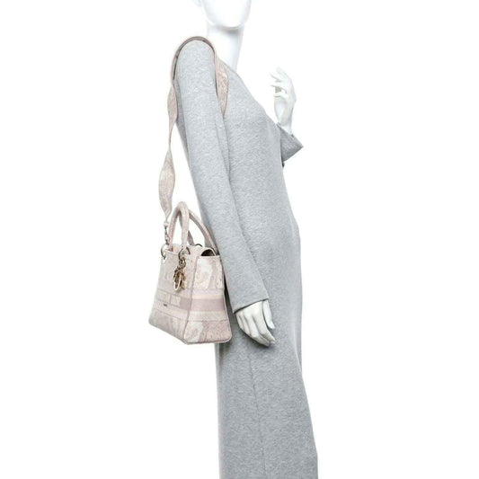 8145f4dca3bccf6874d2636f3a7075f8 - NEESTRA