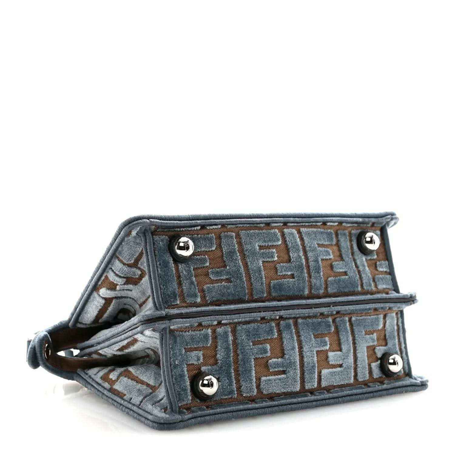 01c40fd44f54357ecc69d85c4fc4c54e - NEESTRA