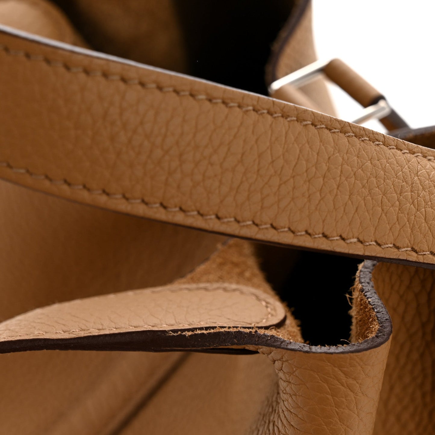 Picotin Lock 18 PM Taurillon Clemence Leather Bucket Bag Biscuit