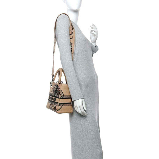 32c2bb41b1c8cea0d661e01ec3321768 - NEESTRA