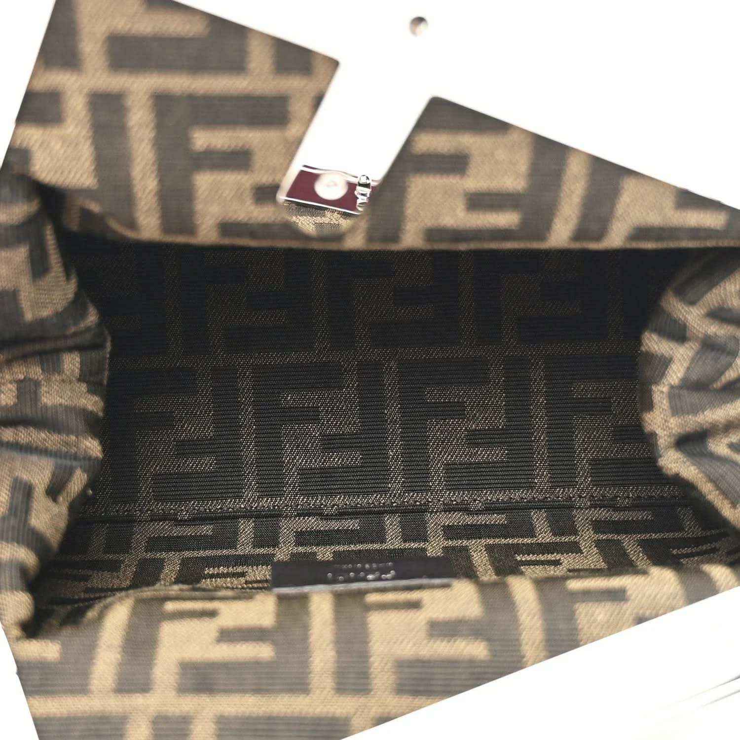 37095adac15a03e7838bb805a5595c39 - NEESTRA