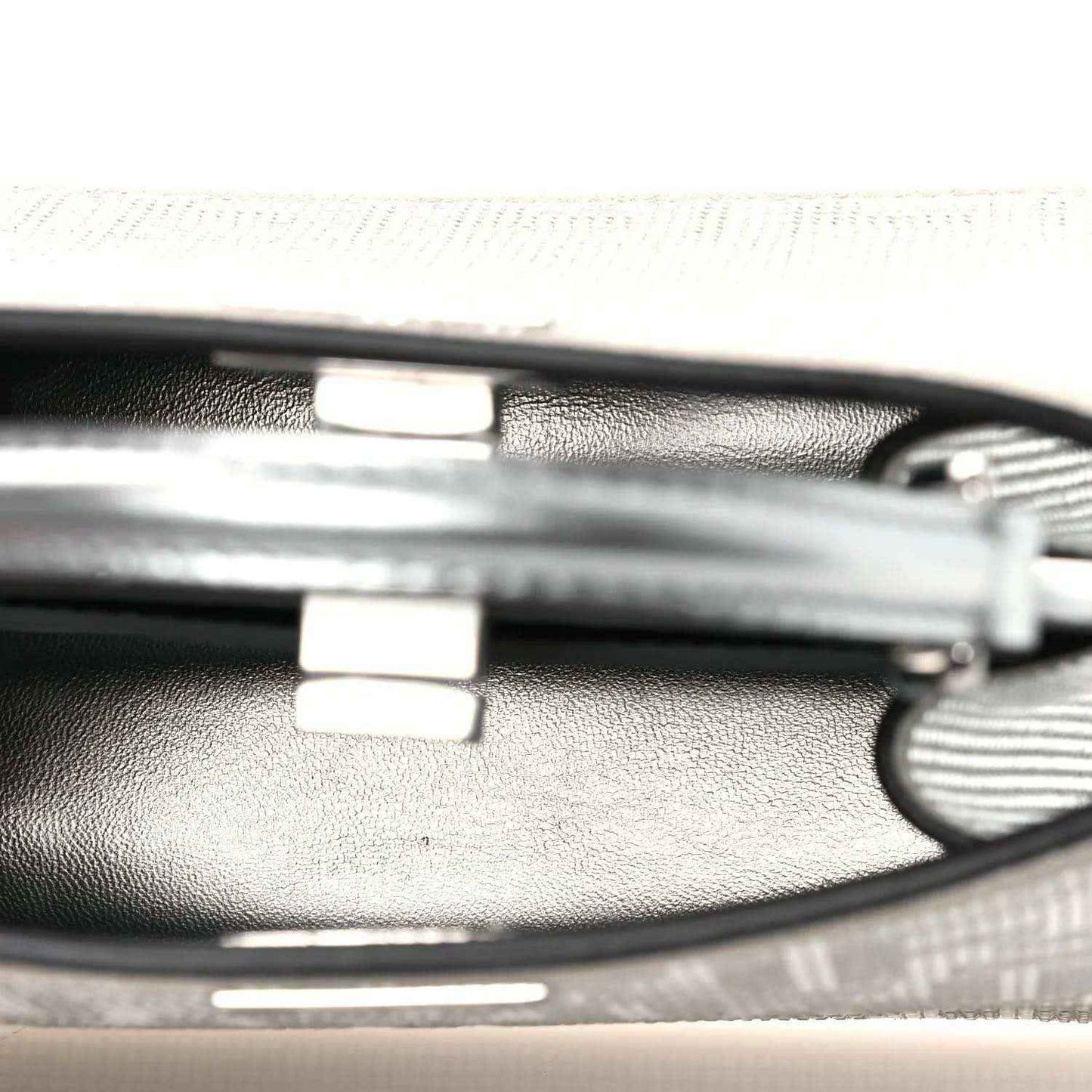 40c197e0ed9b0c5f5f6ed5b92993708e - NEESTRA