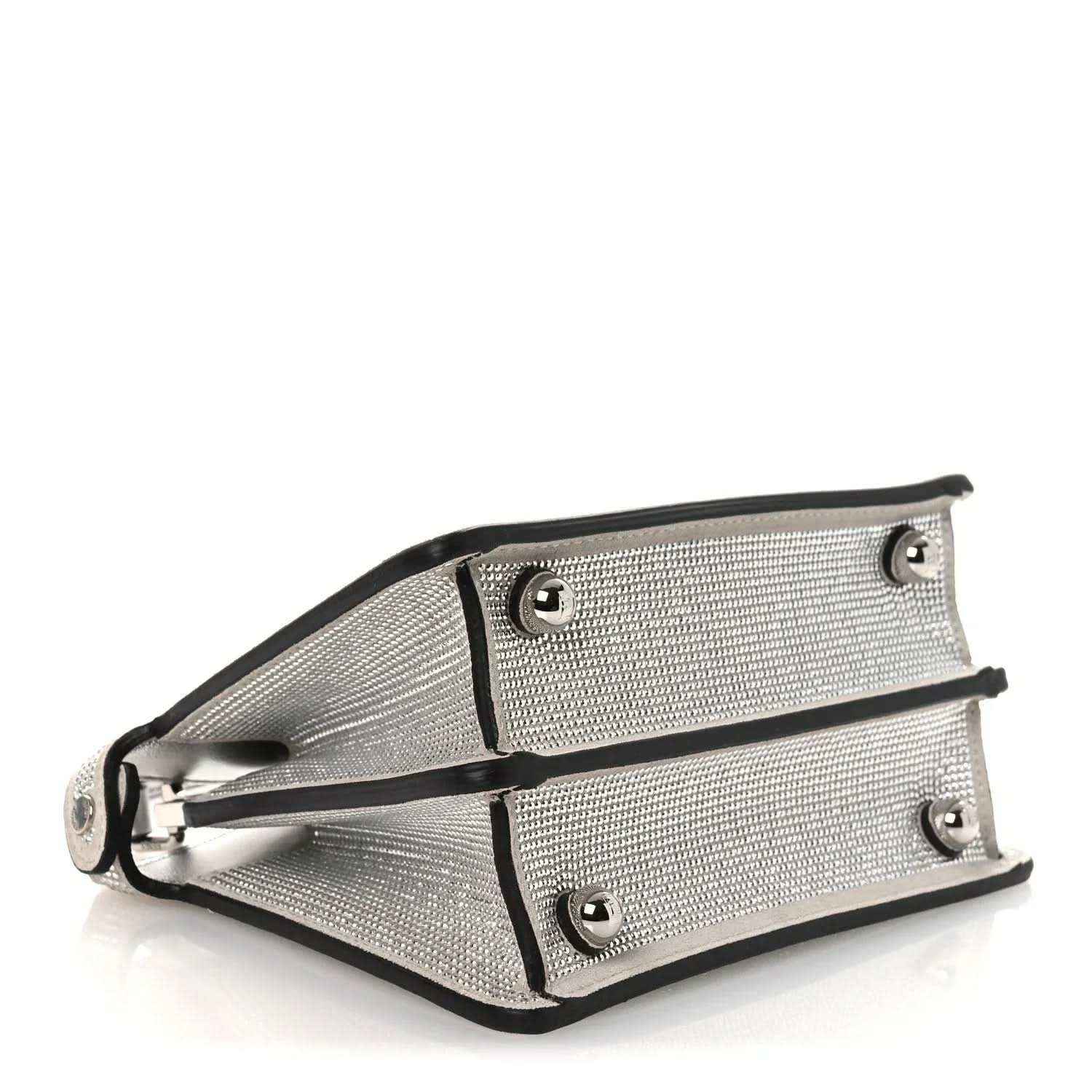 472e937f8384be81d1c3668c0d6f142f - NEESTRA