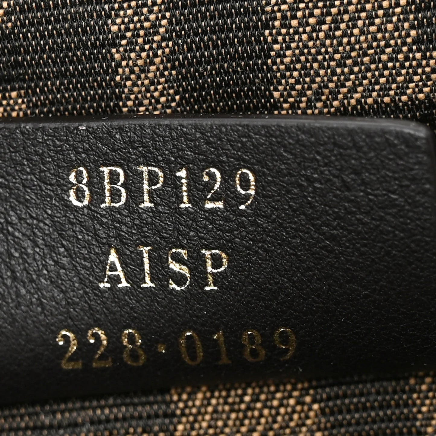 حقيبة كتف Fendi First Small من جلد الحمل باللون الذهبي المعدني
