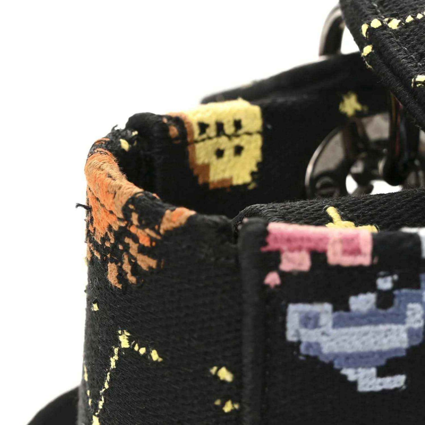 75a90bad177aadcf483aef9c2958f770 - NEESTRA