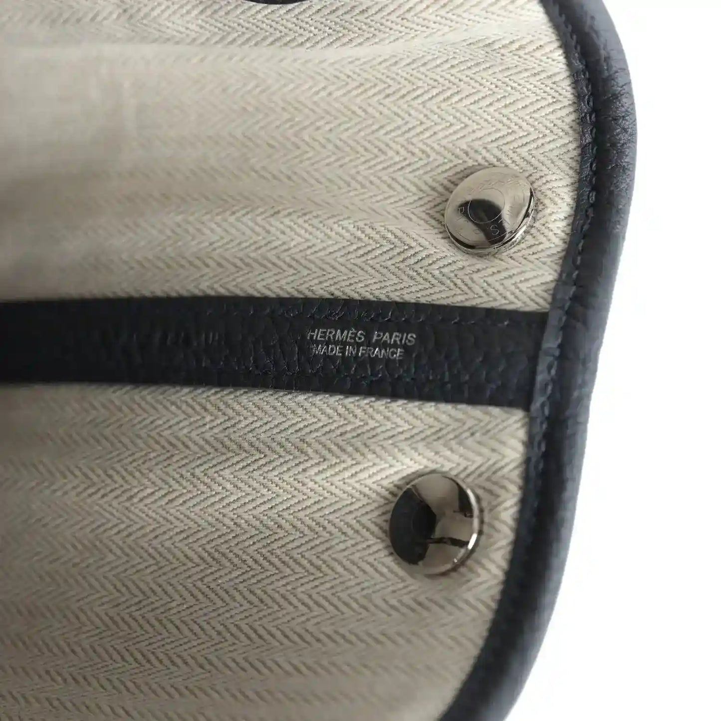 H-FBSLG-251013-1-09_55205a25-c3f8-45b4-a05b-36431e4d2f3c - NEESTRA