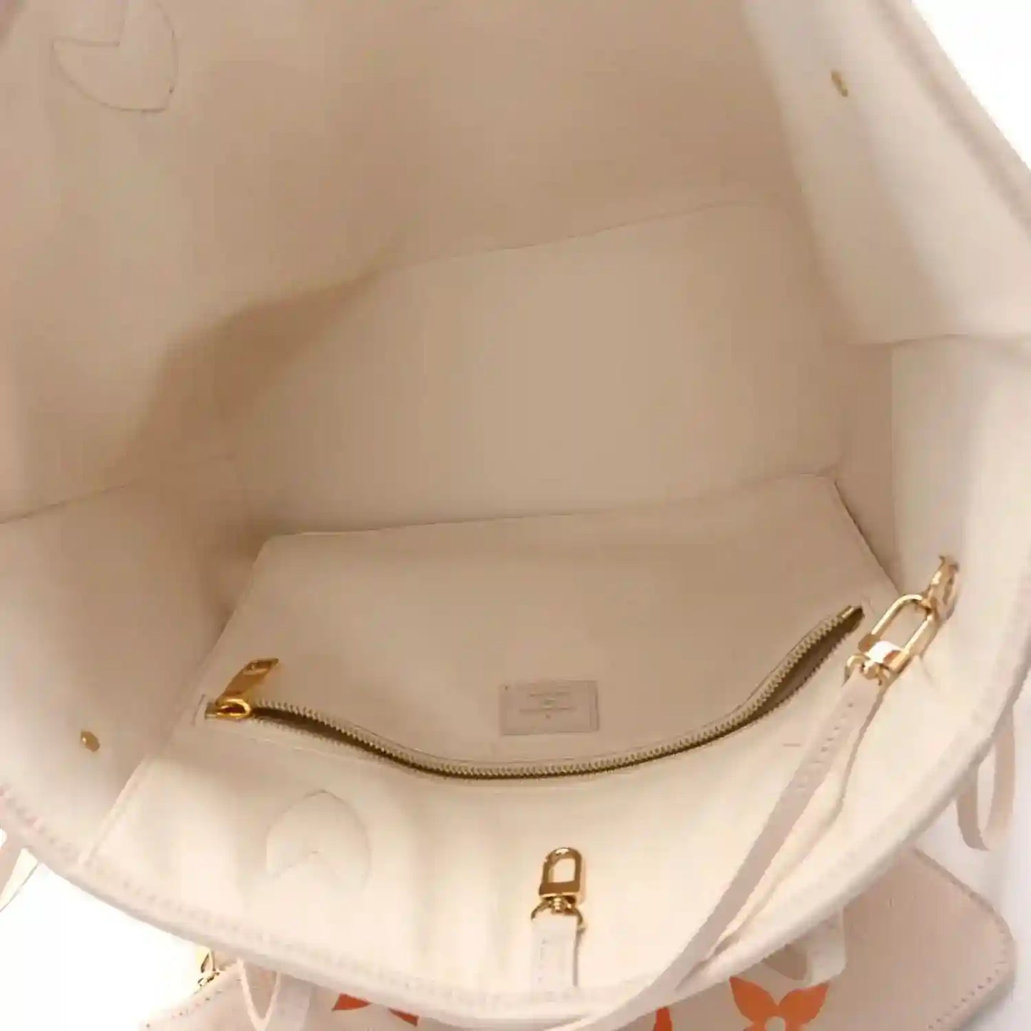 b0e68e05b552bef78028ba65aef5d805 - NEESTRA