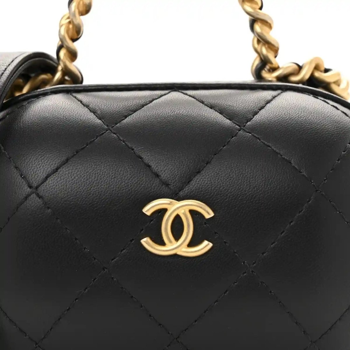 Chanel Black Lambskin Quilted CC Bubble Vanity Chain Case - NEESTRA