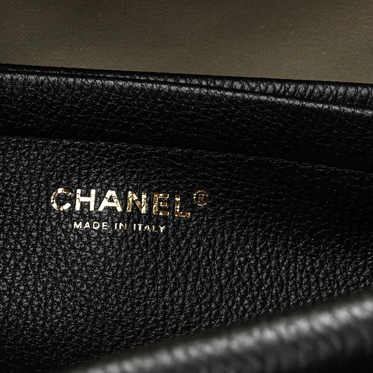 Chanel Grained Calfskin Stitched Urban Essentials Small Shopping Bag Black - NEESTRA