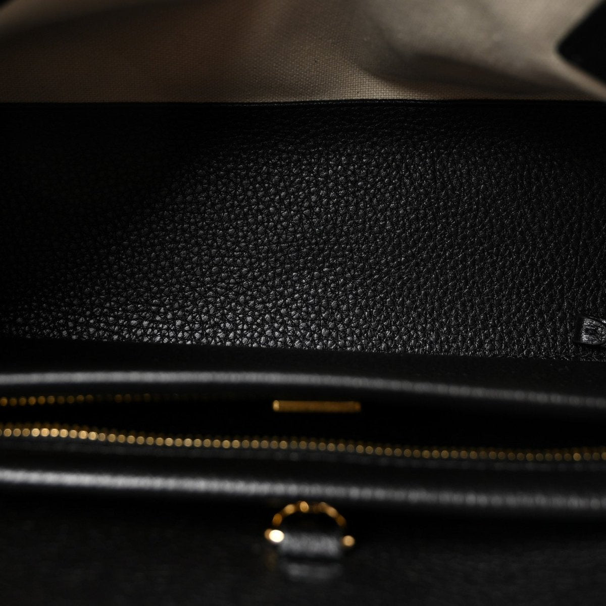 CHANEL Grained Calfskin Stitched Urban Essentials Small Shopping Bag Black - NEESTRA