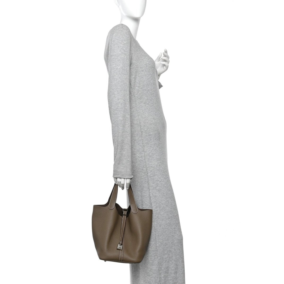 Picotin Lock 22 MM Bucket Bag Clemence Calfskin Etoupe - NEESTRA