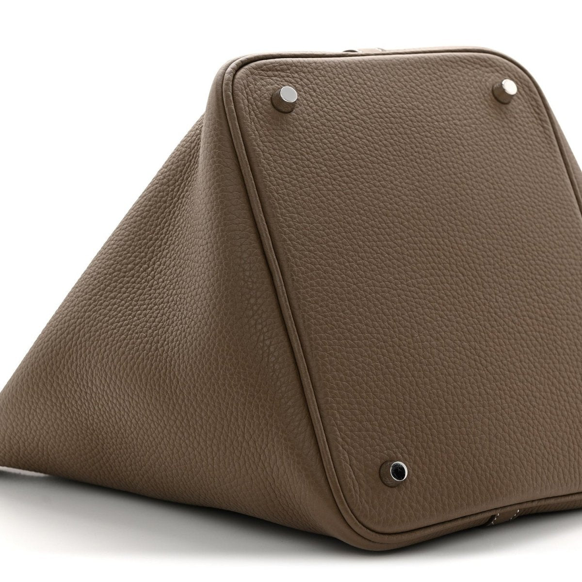 Picotin Lock 22 MM Bucket Bag Clemence Calfskin Etoupe - NEESTRA